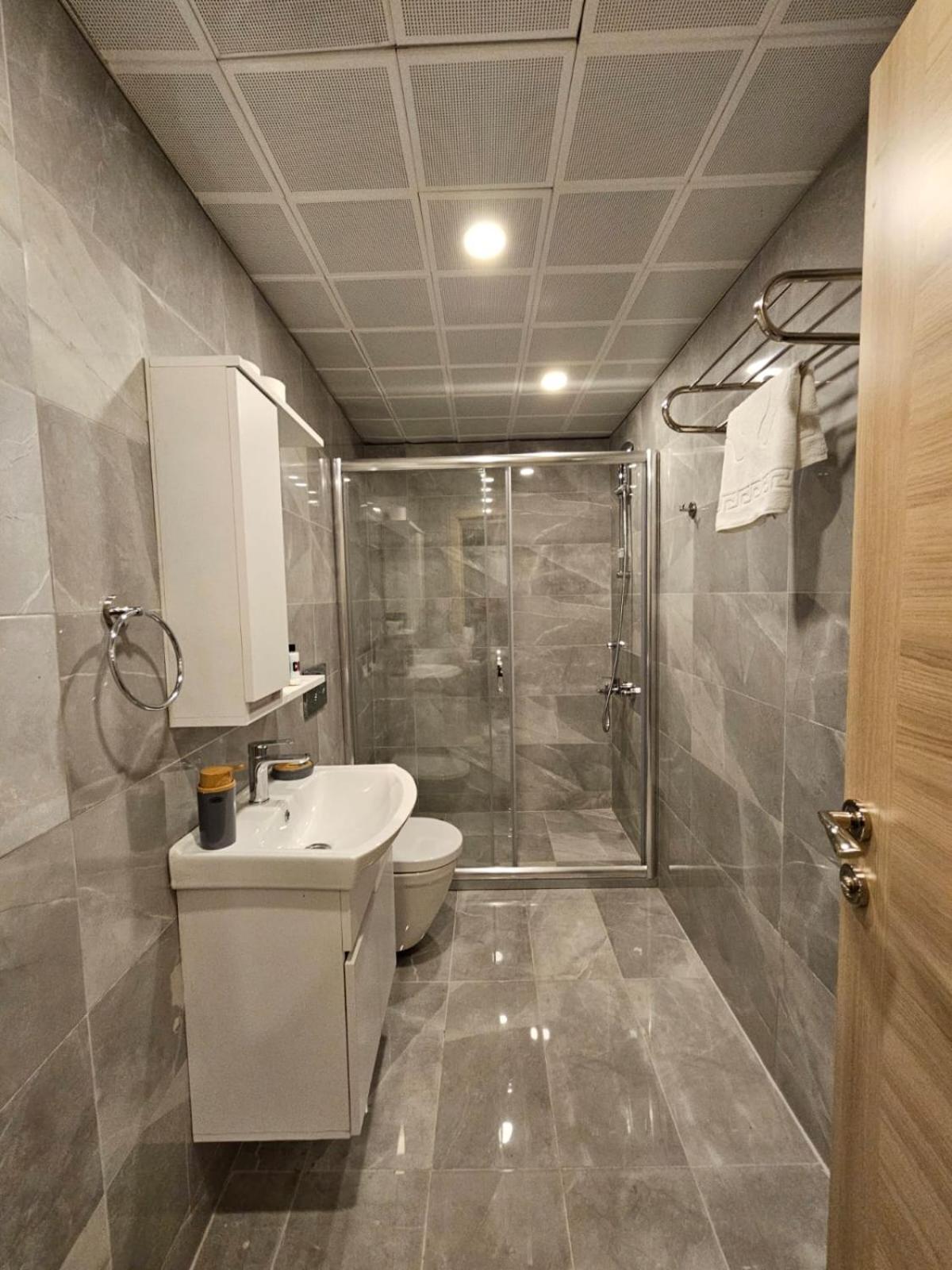 Check In Hotel Истанбул Екстериор снимка